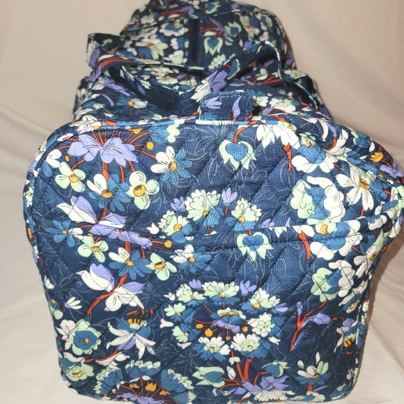 NWT Vera Bradley Large Traveler Duffel Floral Bursts - Picture 4 of 5